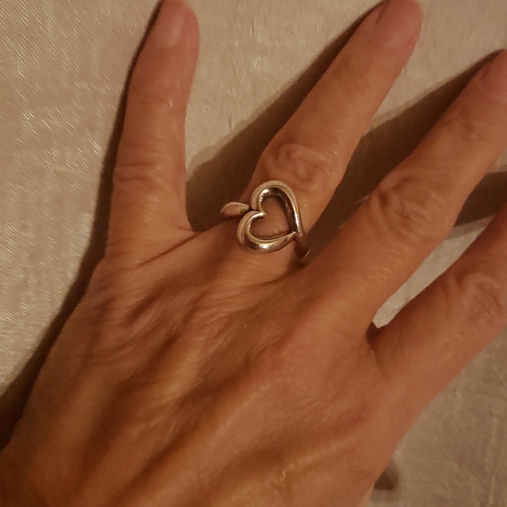 James Avery Retired Open Abounding Heart Ring